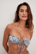 NA-KD Swimwear Bikinitopp med kryss fram - Multicolor