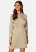 BUBBLEROOM Destinee wrap dress Light nougat 46