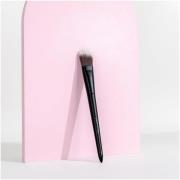 brushworks No. 1 Foundation Brush