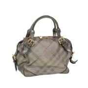 Burberry Vintage Pre-owned Läder axelremsvskor Gray, Dam