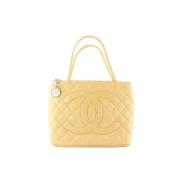 Chanel Vintage Beige Tyg Chanel Medaljong Beige, Dam