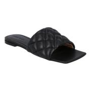 Bottega Veneta Svarta Quiltade Läderplatta Sandaler Black, Dam