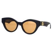 Gucci Minimalistiska Cat-Eye Solglasögon Black, Dam