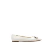 Salvatore Ferragamo ‘Zea’ Ballerinaskor Beige, Dam