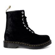 Dr. Martens Vegan Crushed Velvet Ankelboots Black, Dam