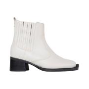 Ninamounah Boots White, Dam