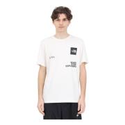 The North Face Kontrastlogga T-shirt med Koordinater White, Herr