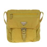 Prada Vintage Pre-owned Canvas axelremsvskor Yellow, Dam