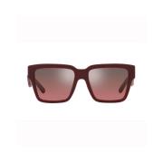 Dolce & Gabbana Trendiga fyrkantiga solglasögon 4436 30917E Red, Dam