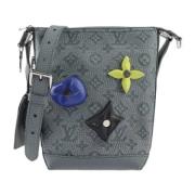 Louis Vuitton Vintage Pre-owned Laeder axelremsvskor Gray, Dam