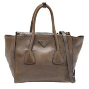 Prada Vintage Pre-owned Laeder totevskor Gray, Dam