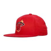 Mitchell & Ness Miami Heat Velvet Flat Brim Cap Red, Herr