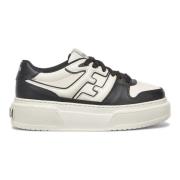 Fendi Svarta lädersneakers med FF-applikation Black, Dam