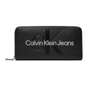 Calvin Klein Jeans Svart Tryckt Dragkedja Plånbok Kvinnor Black, Dam