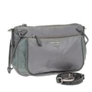 Prada Vintage Pre-owned Nylon prada-vskor Gray, Dam