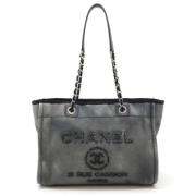 Chanel Vintage Pre-owned Canvas totevskor Gray, Dam