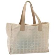 Chanel Vintage Pre-owned Nylon chanel-vskor Beige, Dam