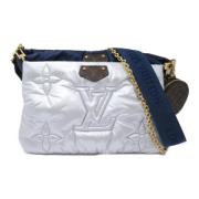 Louis Vuitton Vintage Pre-owned Nylon kuvertvskor Gray, Dam