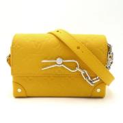 Louis Vuitton Vintage Pre-owned Laeder crossbodyvskor Yellow, Dam