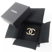 Chanel Vintage Pre-owned Metall broscher Yellow, Dam