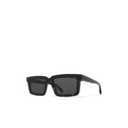 Mykita Stiliga solglasögon för äventyrliga själar Black, Unisex