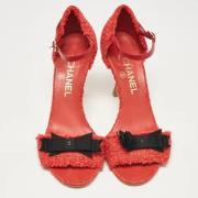 Chanel Vintage Pre-owned Tyg sandaler Red, Dam