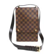 Louis Vuitton Vintage Pre-owned Canvas crossbodyvskor Brown, Dam