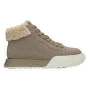 Estro Kvinnors Khaki High-Top Vintersneakers gjorda av Velour & Päls G...