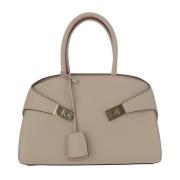 Salvatore Ferragamo Stiliga väskor för varje tillfälle Beige, Dam