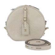 Louis Vuitton Vintage Pre-owned Laeder axelremsvskor Beige, Dam