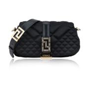 Versace Quiltad Axelväska med Magnetknapp Black, Dam