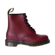 Dr. Martens Bordeaux Läder Rundtå Stövlar Red, Dam