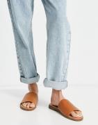 Steve Madden – Karolyn – Ljusbruna sandaler i läder med öppen häl