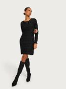Pieces - Långärmade klänningar - Black - Pclola Ls O-Neck Short Dress ...