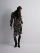 JdY - Långärmade klänningar - Black Tapioca Stone - Jdycamille L/S Shi...