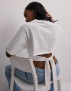 Nelly - Vit - Open Back Tie Tee