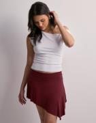 Nelly - Röd - Lovely Asymmetric Skirt