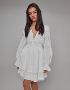 Nelly - Vit - Fancy Smock Dress