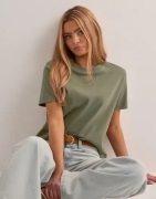 Selected Femme - Grön - Slfessential Ss Boxy Tee Noos