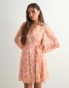 Vero Moda - Rosa - Awaudora Ls Short Wrap Dress