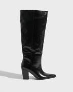 Nelly - Svart - Wide Leg Pointy Boot