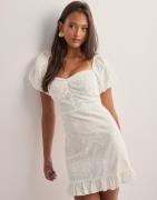 Nelly - Vit - My Dearest Dress