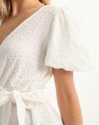 Nelly - Vit - Fancy Wrap Dress