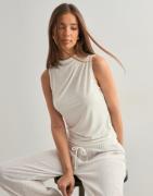 Pieces - Vit - Pcmadison Sl Draped Top Noos Bc