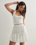 Only - Vit - Onldeffie Dobby Short Skirt Wvn