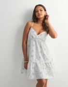 Nelly - Blommig - Summer Strap Dress