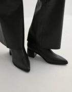 Nelly - Svart - Low Ankel Boot