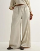 Neo Noir - Beige - Sebba Satin Pants