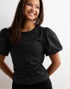 Nelly - Svart - The Cutest Blouse