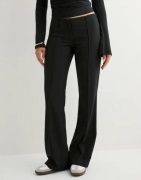 Nelly - Svart - No Waist Flare Suit Pants